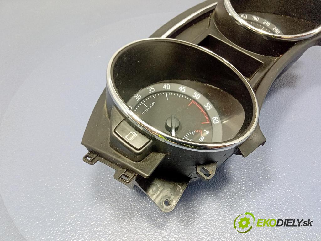 Skoda Superb 2014 prístrojovka/ budíky 3T11920841M