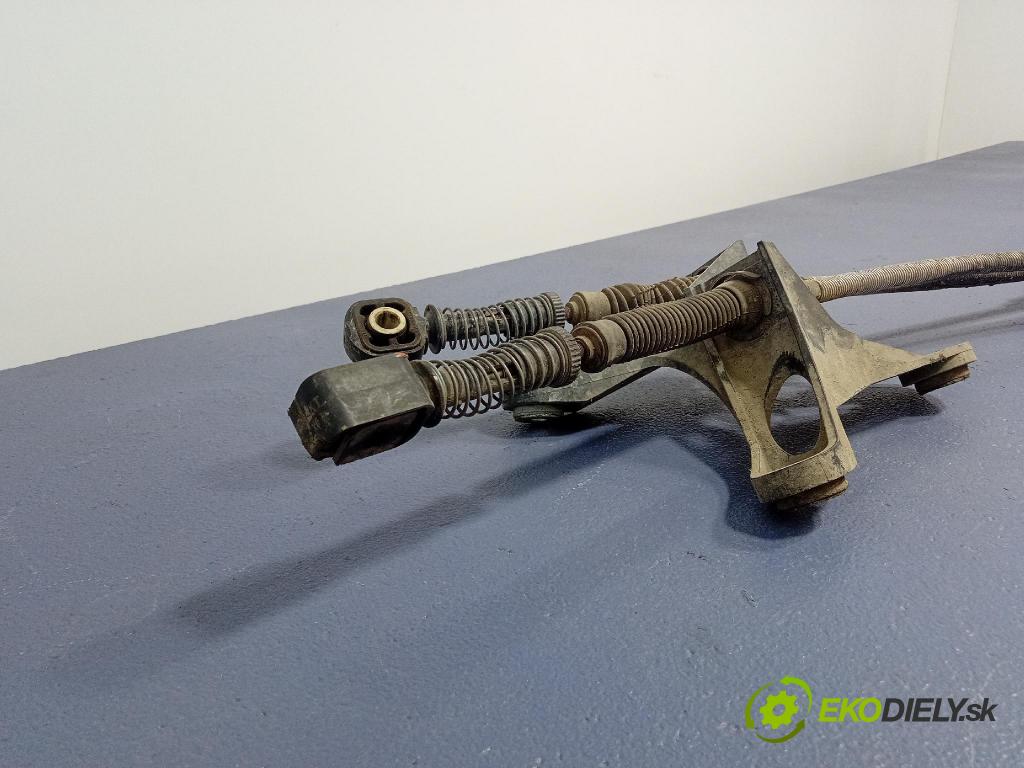 Skoda Superb 2014 Páka: Zmeny: 3T0711049D