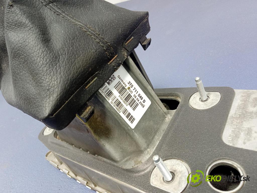 Skoda Superb 2014 Páka: Zmeny: 3T0711049D