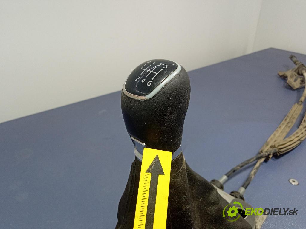 Skoda Superb 2014 Páka: Zmeny: 3T0711049D