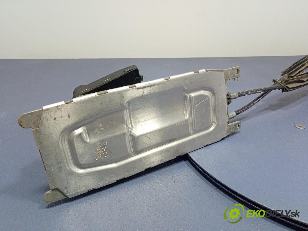 Skoda Superb 2014 Páka: Zmeny: 3T0711049D