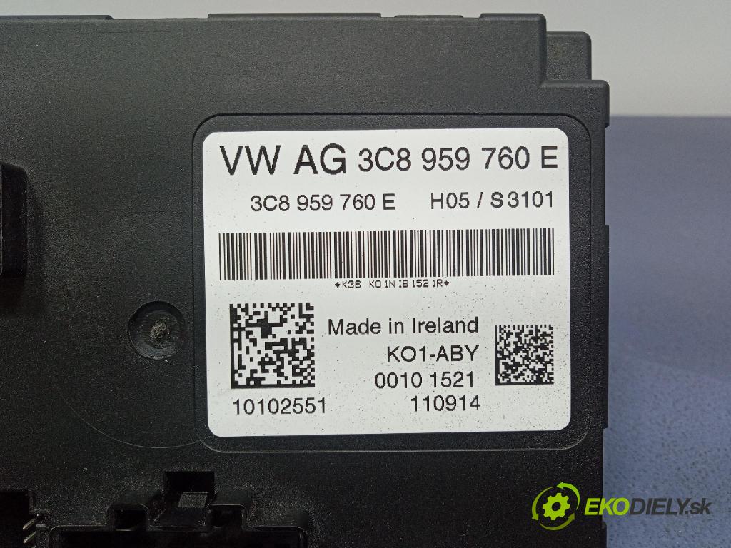 Skoda Superb 2014 riadiaca jednotka Sedadlo: 3C8959760E