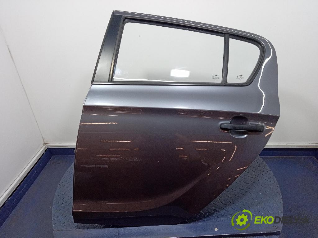 Hyundai I20 2011 dvere zad Vľavo:
