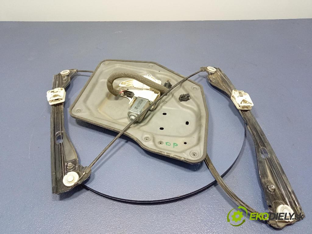 Skoda Superb 2014 mechanizmus okna Okná: Predné v pravo: