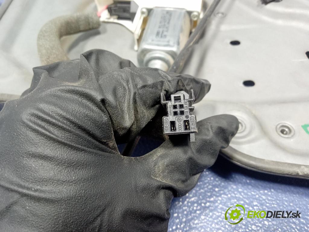 Skoda Superb 2014 mechanizmus okna Okná: Predné v pravo: