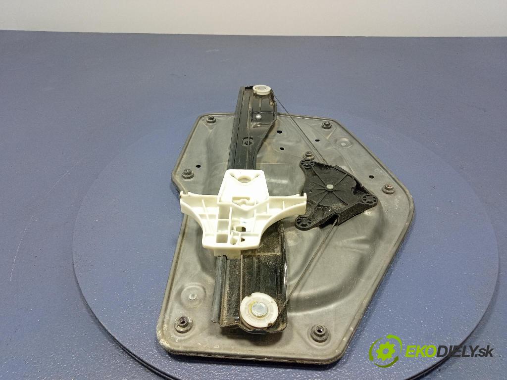 Skoda Superb 2014 mechanizmus okna Okná: zad v pravo: 8K0959812A