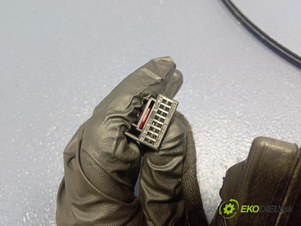 Skoda Superb 2014 zrkadlo Vľavo: 3T0857933