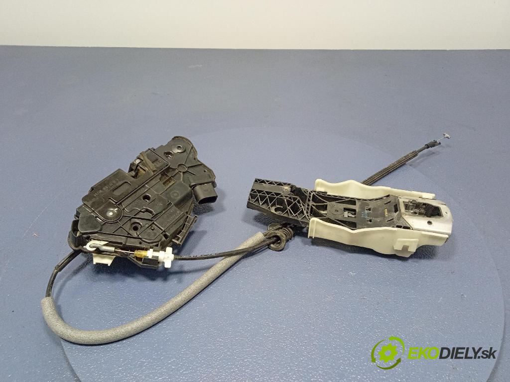 Skoda Superb 2014 zámok dvere Predné Vľavo: 1S1837015C