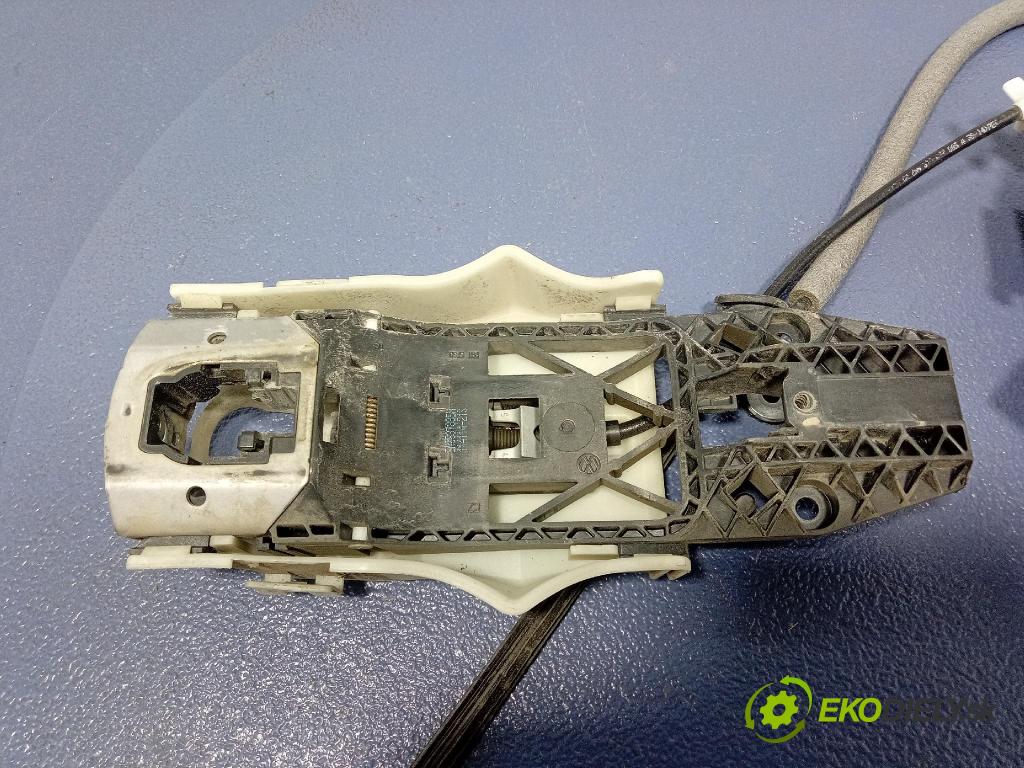 Skoda Superb 2014 zámok dvere Predné Vľavo: 1S1837015C