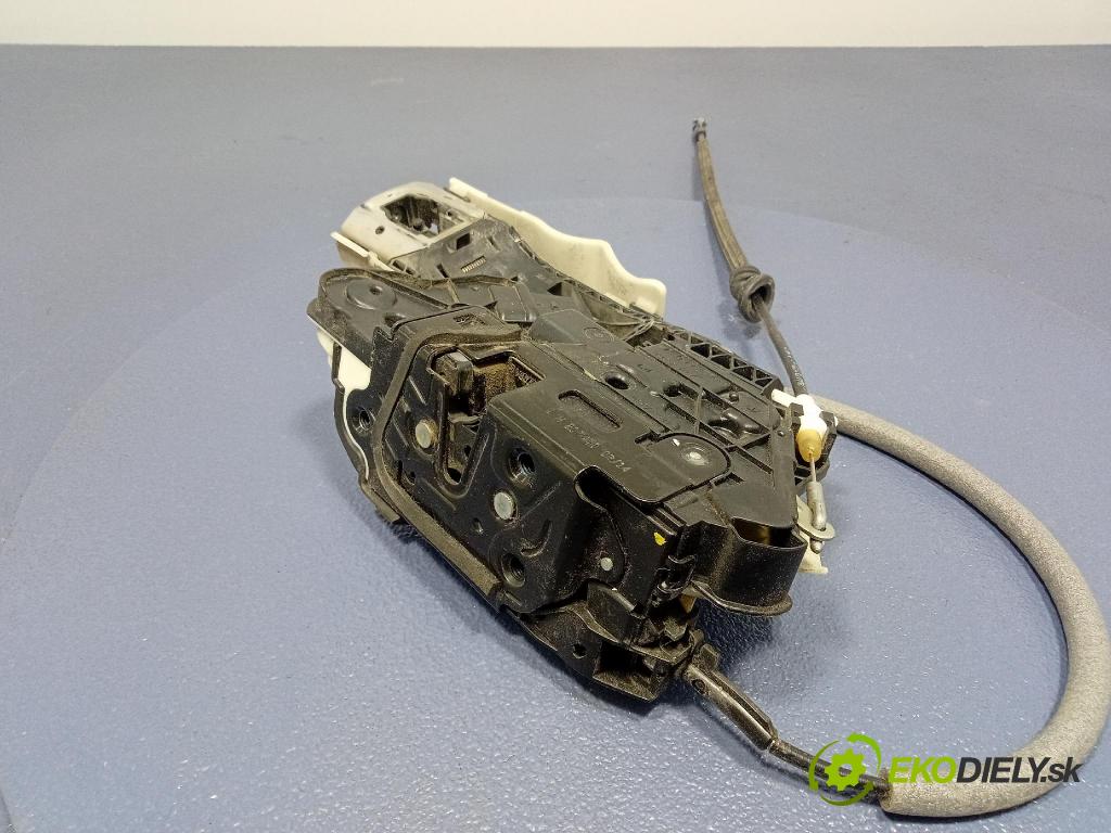 Skoda Superb 2014 zámok dvere Predné Vľavo: 1S1837015C