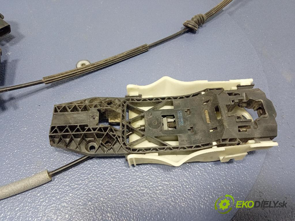 Skoda Superb 2014 zámok dvere zad Vľavo: 1S4839015B