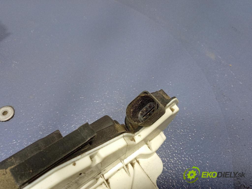 Skoda Superb 2014 zámok dvere zad Vľavo: 1S4839015B