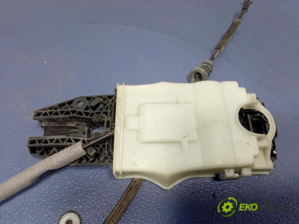 Skoda Superb 2014 zámok dvere zad v pravo: 1S4839016B