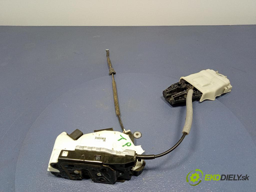 Skoda Superb 2014 zámok dvere zad v pravo: 1S4839016B