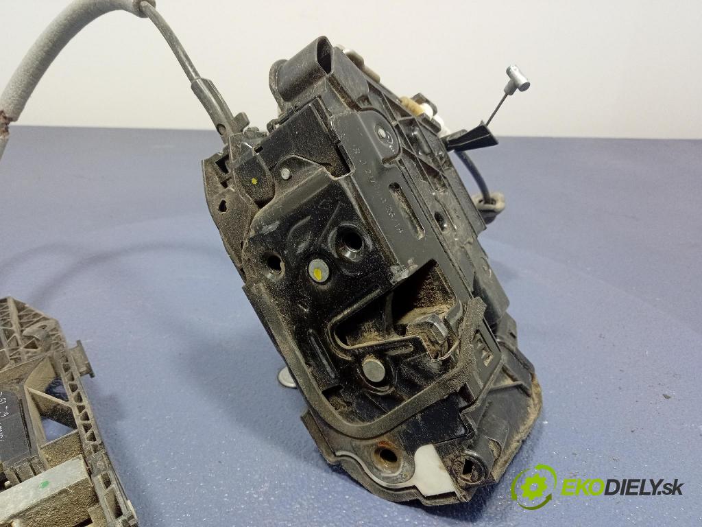 Skoda Superb 2014 zámok dvere Predné v pravo: 1S837016C