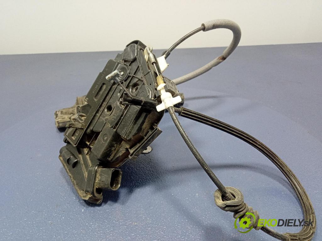 Skoda Superb 2014 zámok dvere Predné v pravo: 1S837016C