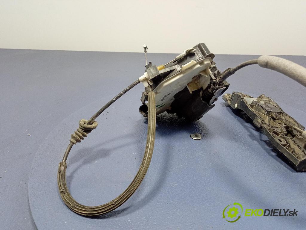 Skoda Superb 2014 zámok dvere Predné v pravo: 1S837016C