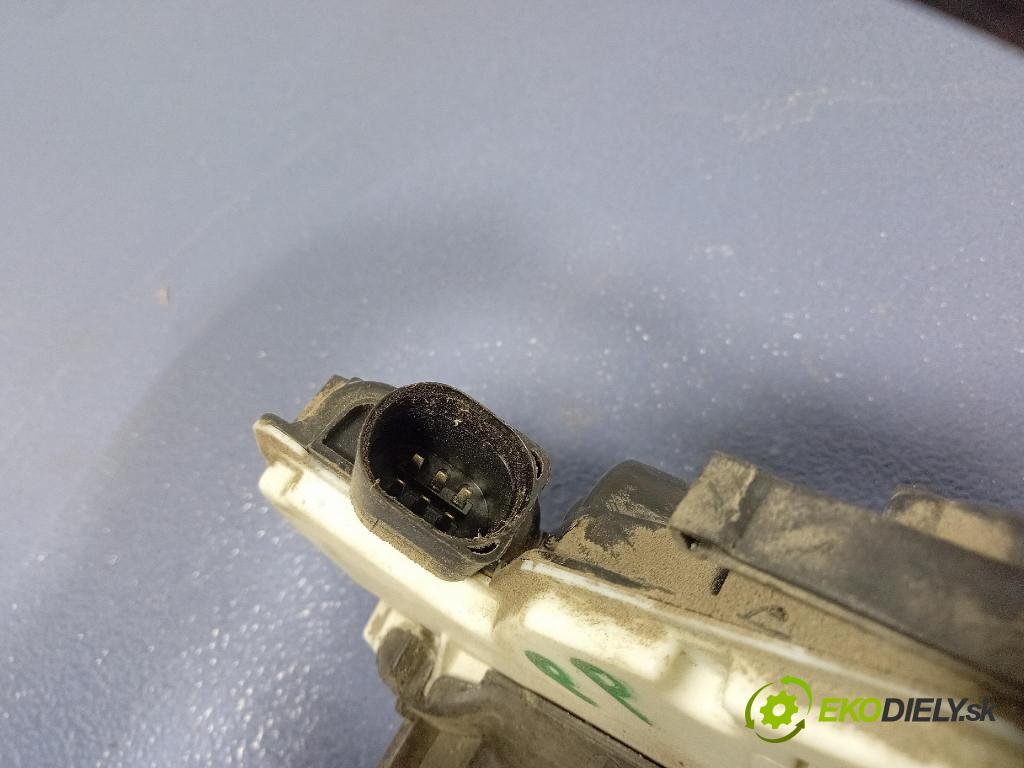 Skoda Superb 2014 zámok dvere Predné v pravo: 1S837016C