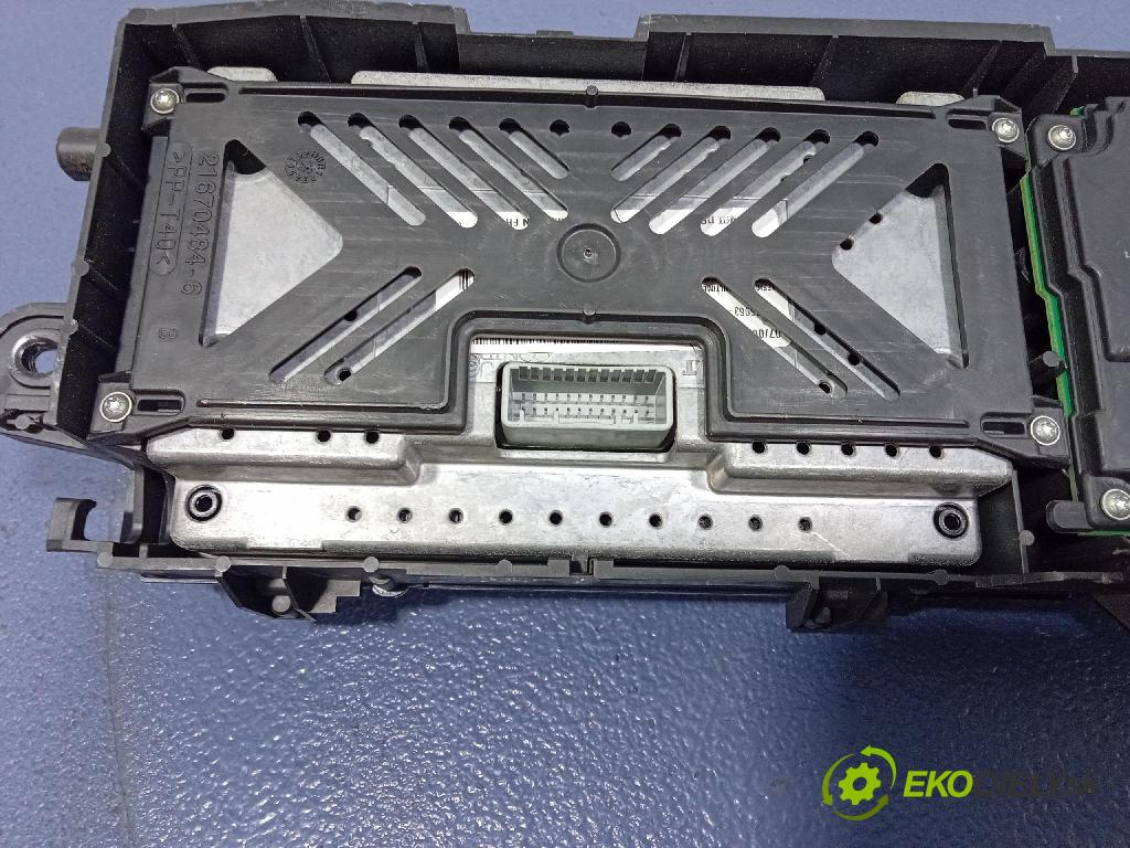 Renault Scenic 2006 prístrojovka/ budíky 8200484807