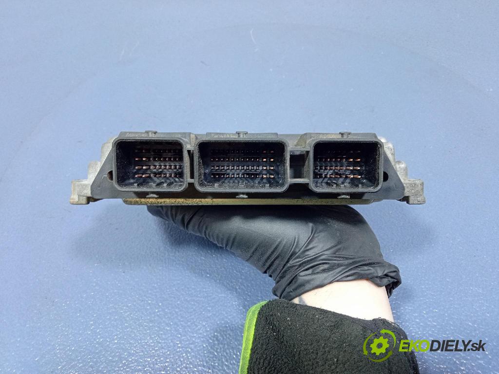 Renault Scenic 2006 riadiaca jednotka Motor: 8200601334