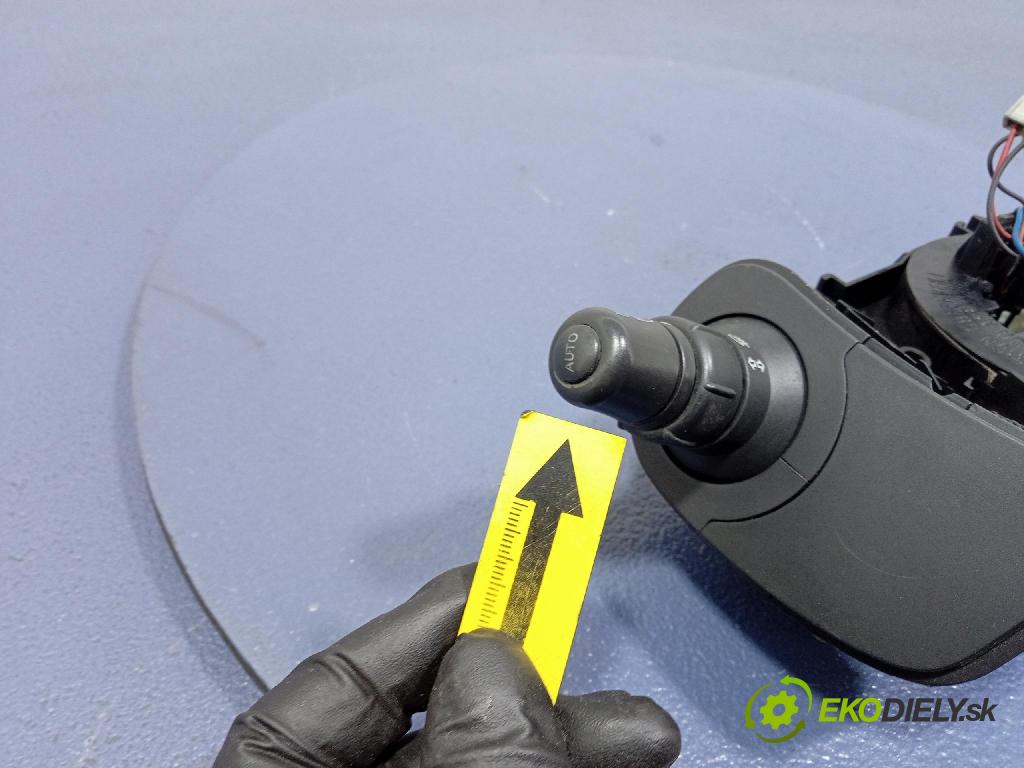 Renault Scenic 2006 prepínač Komplex: 8200127733