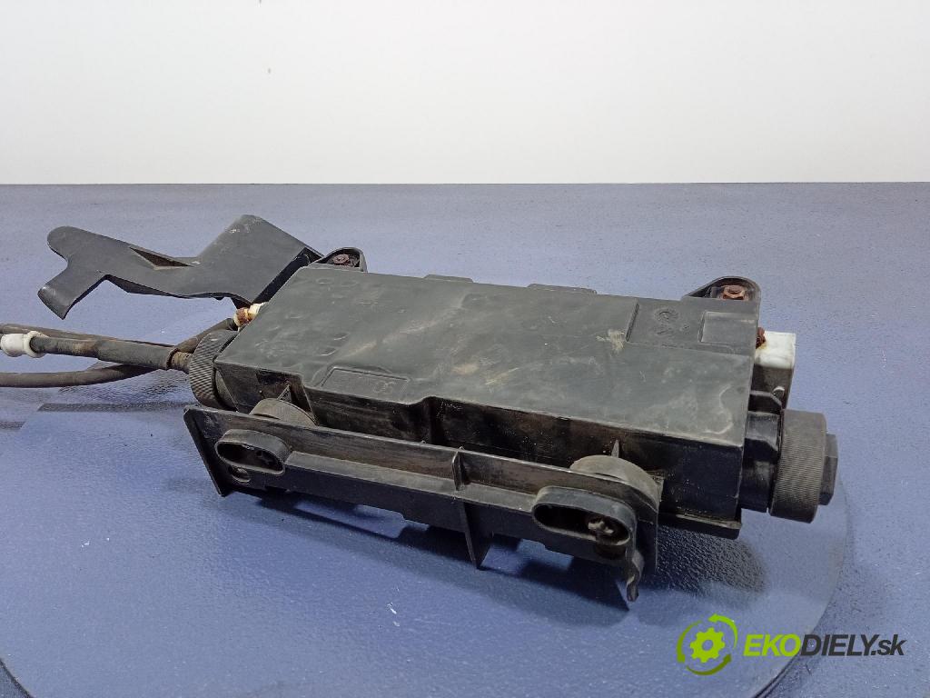 Renault Scenic 2006 Páka: Brzda: Ručná: 8200571485