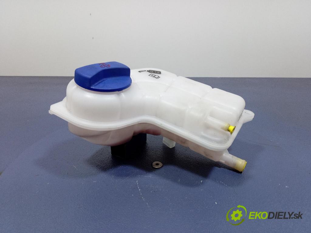 Audi A4 2003 nádržka Kompenzačné: