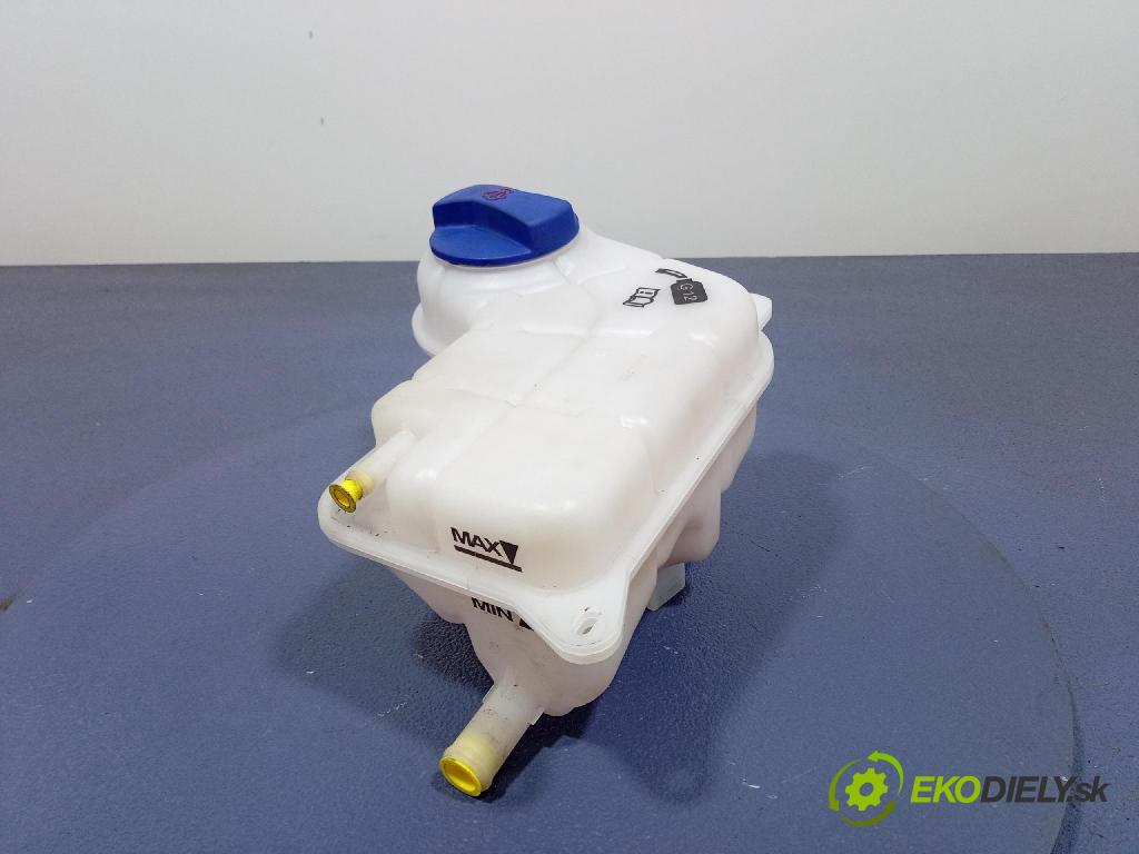 Audi A4 2003 nádržka Kompenzačné: