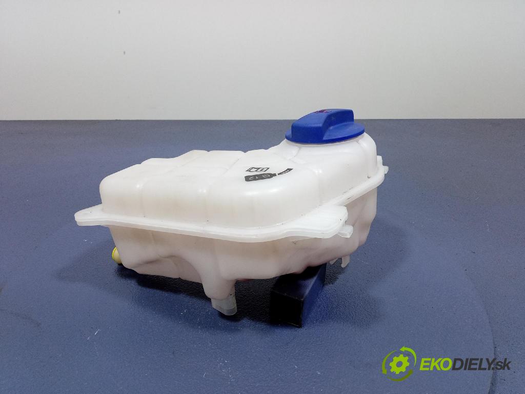 Audi A4 2003 nádržka Kompenzačné: