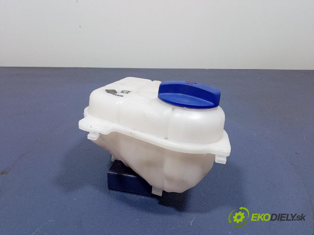 Audi A4 2003 nádržka Kompenzačné: