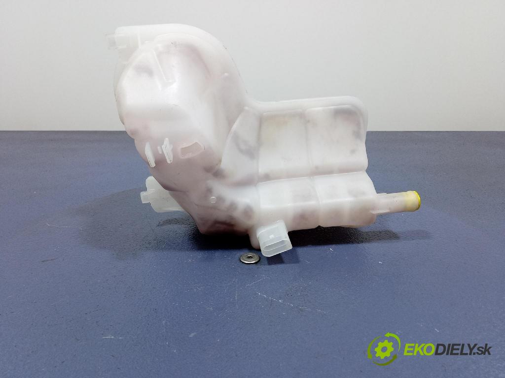 Audi A4 2003 nádržka Kompenzačné: