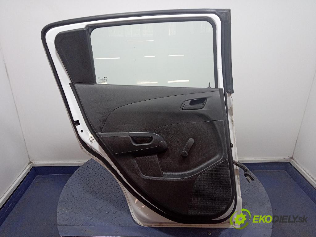 Chevrolet Aveo 2012 dvere zad Vľavo: 