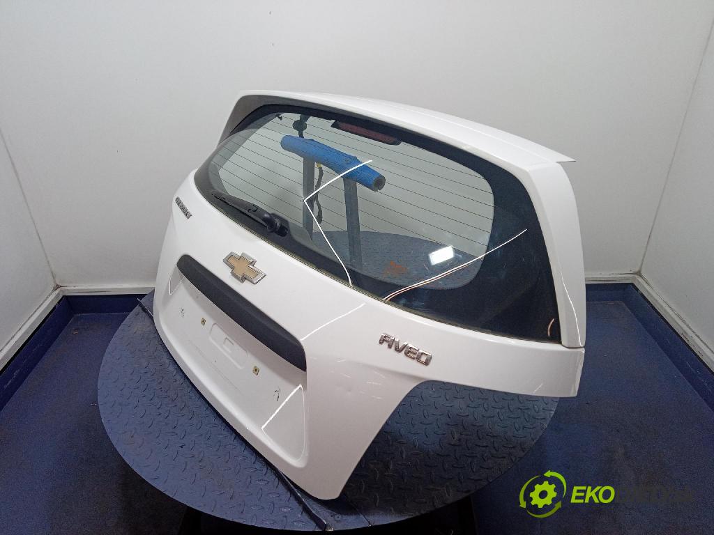 Chevrolet Aveo 2012 zadna dveře kufra: kufra: