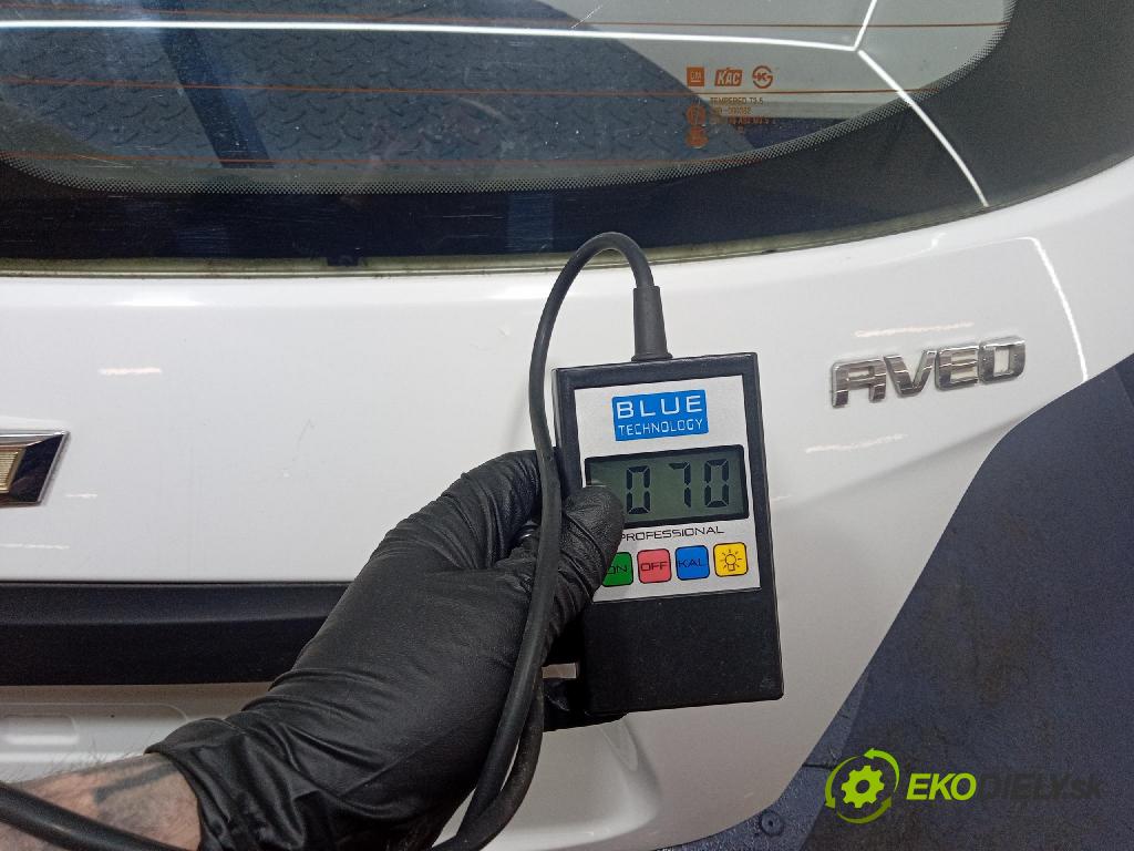 Chevrolet Aveo 2012 zadna dveře kufra: kufra: