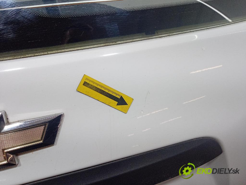 Chevrolet Aveo 2012 zadna dveře kufra: kufra: