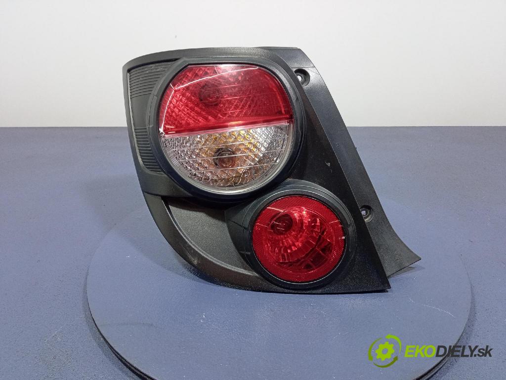 Chevrolet Aveo 2012 svetlo / reflektor zad ľavá Vonkajsia:
