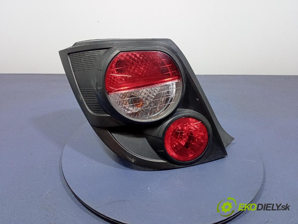 Chevrolet Aveo 2012 svetlo / reflektor zad ľavá Vonkajsia: