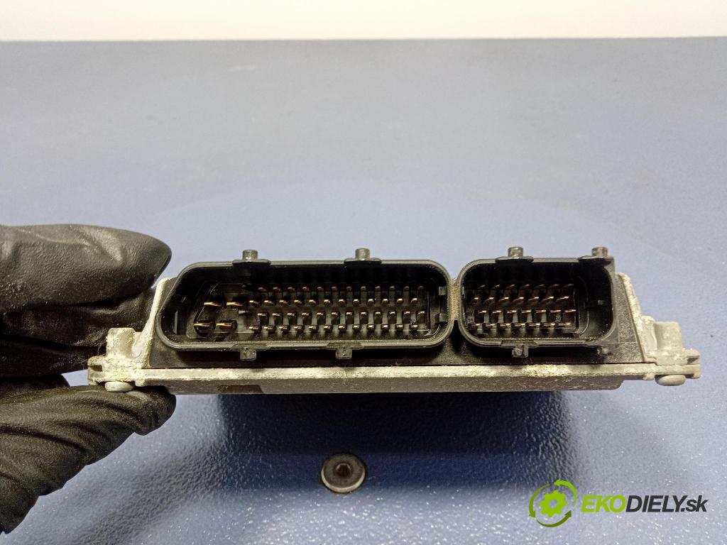 Skoda Fabia 2008 riadiaca jednotka Motor: 03D906023