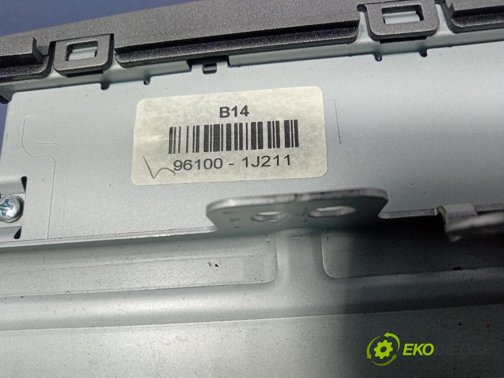 Hyundai I20 2011 Radio I Navigácia: 96100-1J211