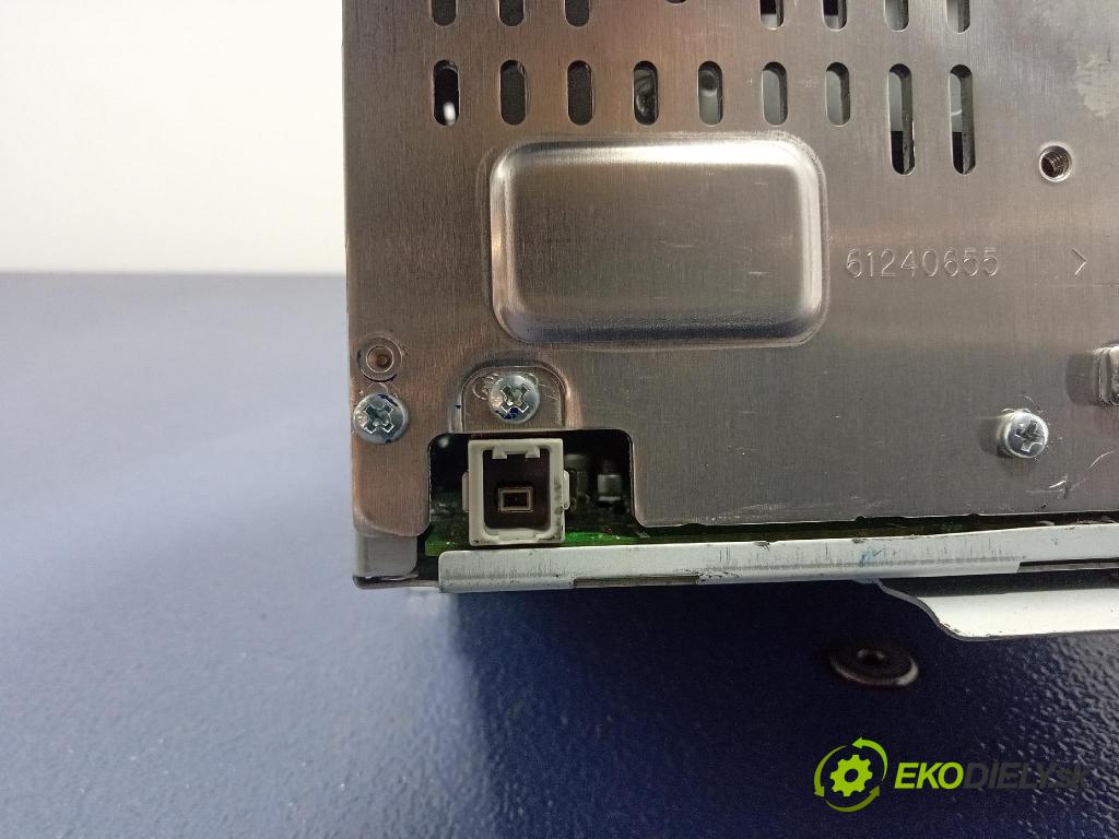 Hyundai I20 2011 Radio I Navigácia: 96100-1J211