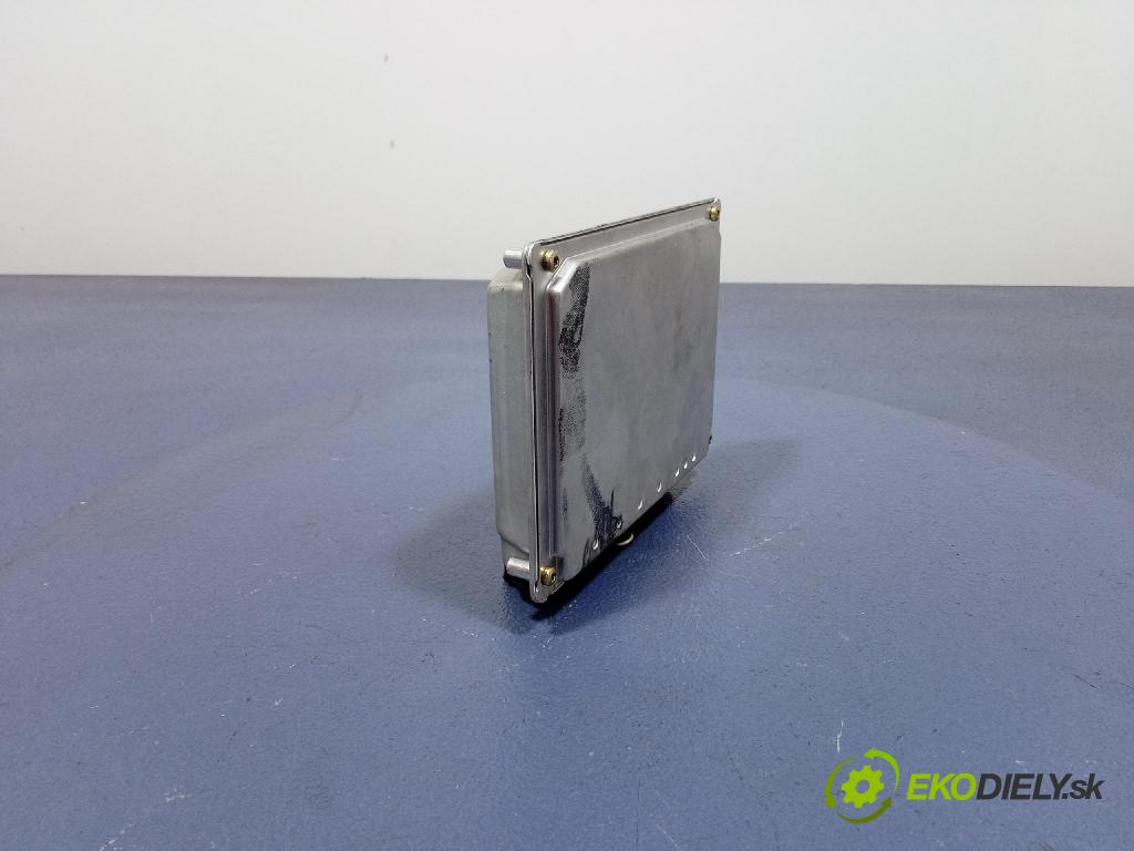 Vw Passat 1998 riadiaca jednotka Motor: 8D0907558E