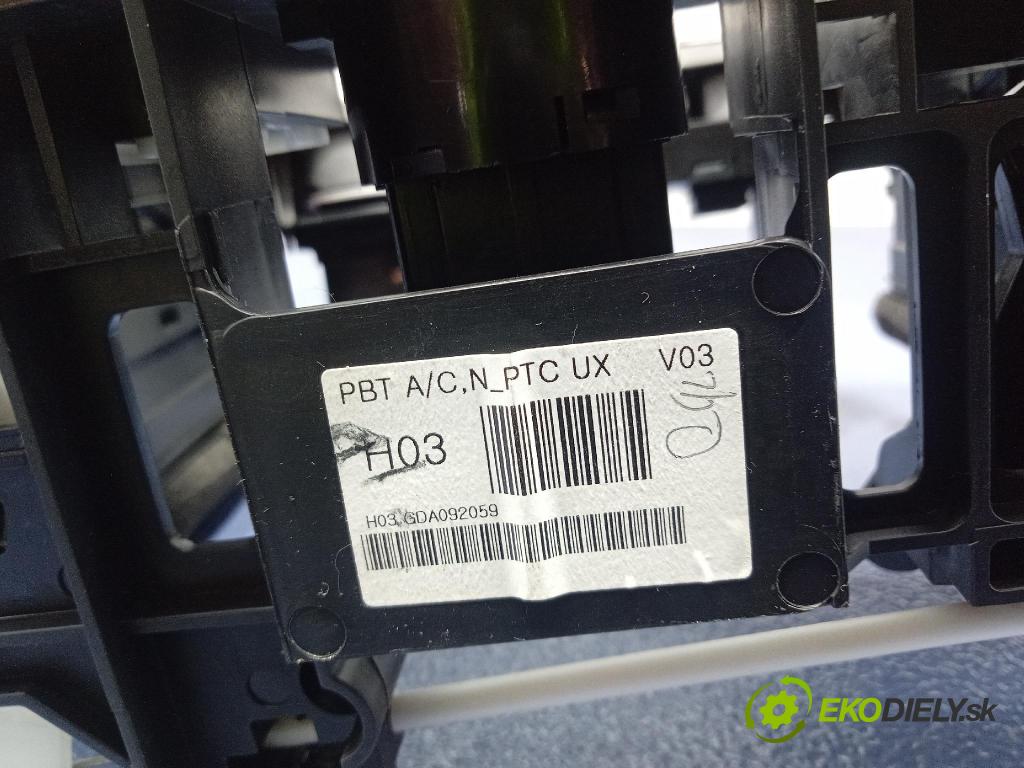 Hyundai I20 2011 prepínač Klimatizácia: Prúd vzduchu: 