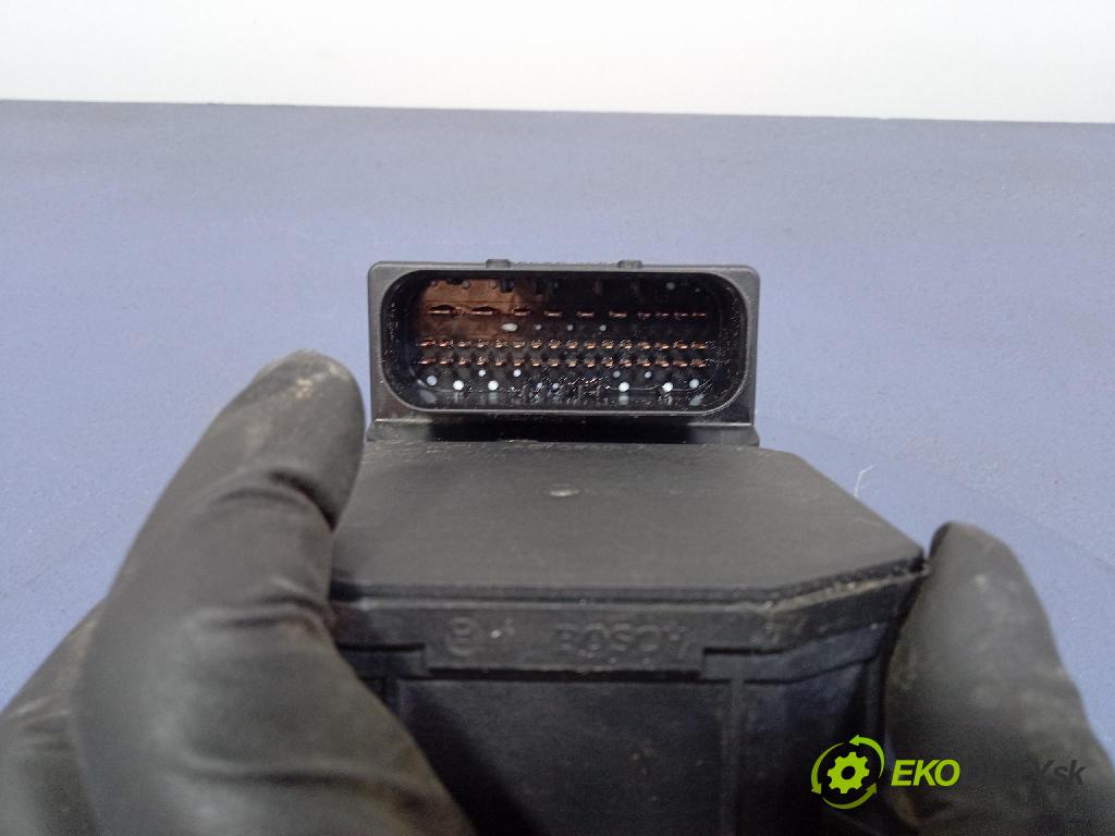 Audi A4 2003 čerpadlo ABS x 8E0614517