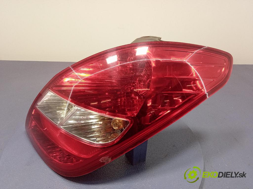 Hyundai I20 2011 svetlo / reflektor zad Prava: Vonkajsia: 92402-4P000