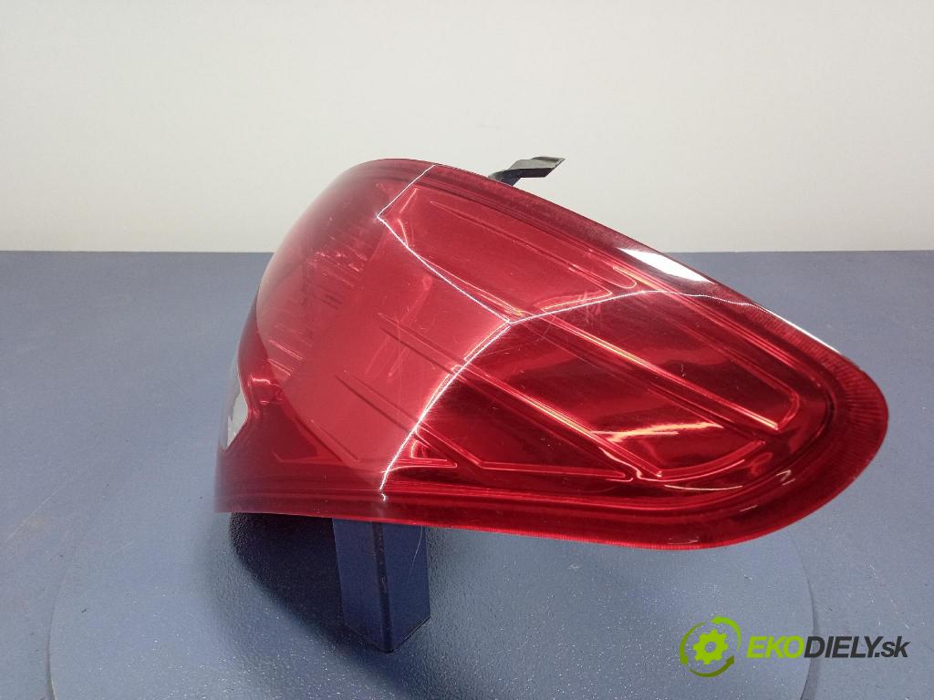 Hyundai I20 2011 svetlo / reflektor zad Prava: Vonkajsia: 92402-4P000