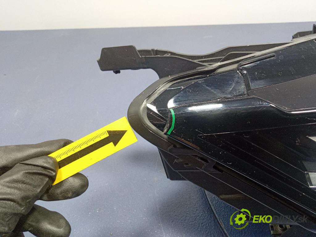 Renault Rafale 0 Reflektor: v pravo: 260104156R