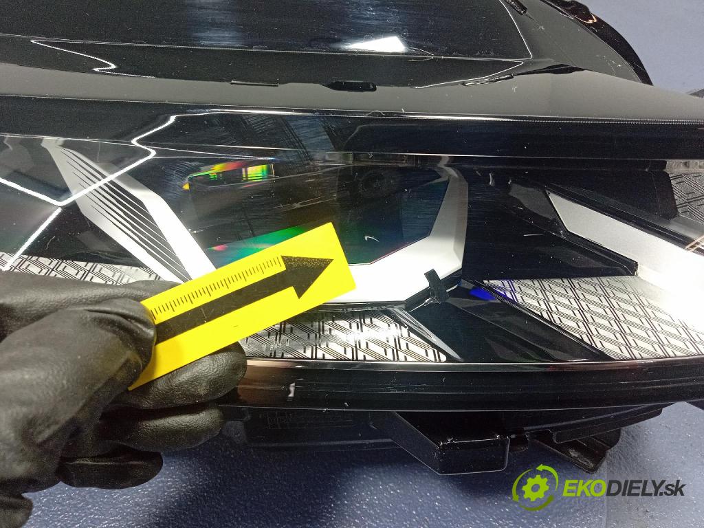 Renault Rafale 0 Reflektor: v pravo: 260104156R