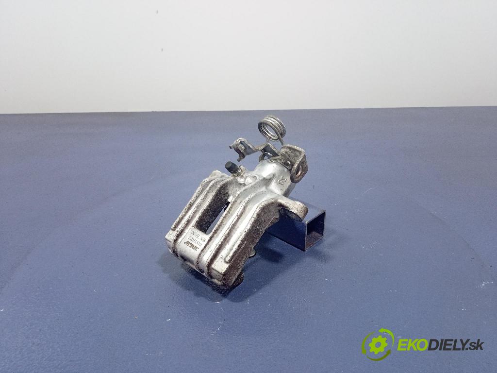 Audi A4 2003 brzdič brzdový zad Vľavo: CZH1310