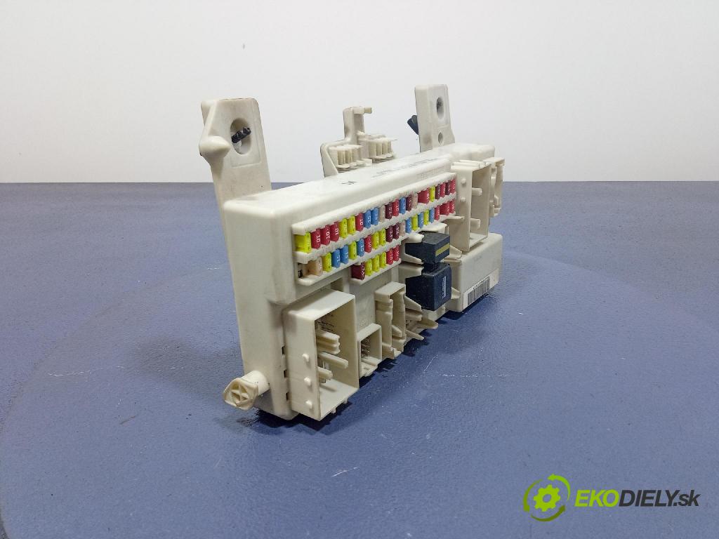 Ford C-max 2003 skrinka Poistky: 3M5T-14A073-DF