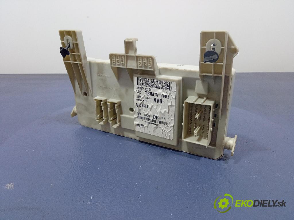 Ford C-max 2003 skrinka Poistky: 3M5T-14A073-DF